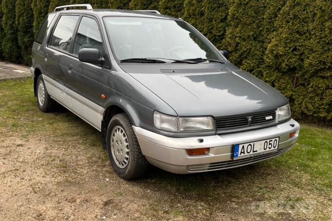 Mitsubishi Space Wagon 2 generation