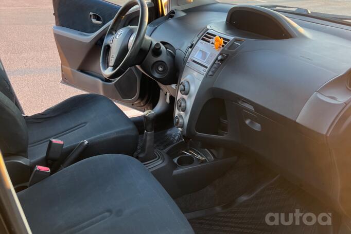 Toyota Yaris 2 generation