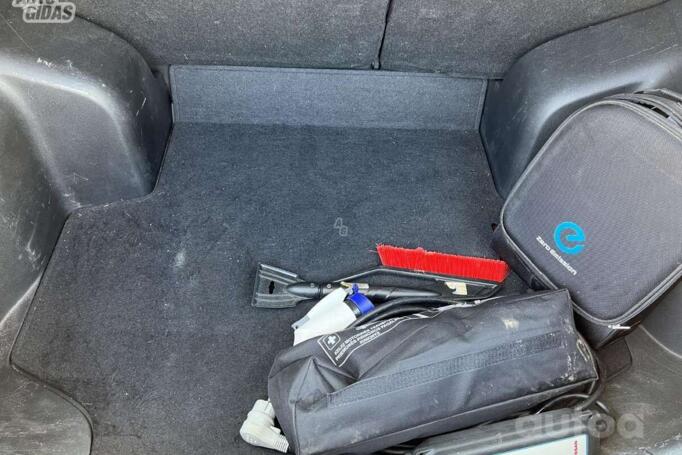 Nissan Leaf 1 generation Hatchback