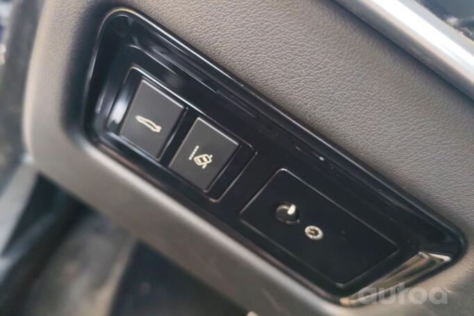 Jaguar XE 1 generation