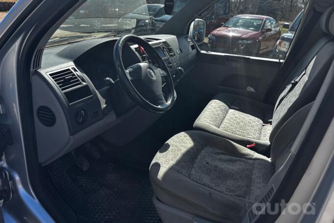 Volkswagen Caravelle T5 Minivan