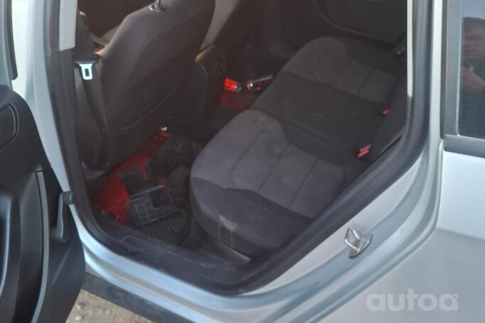 Volkswagen Passat B6 wagon 5-doors