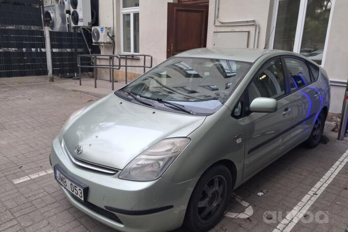 Toyota Prius 2 generation Hatchback