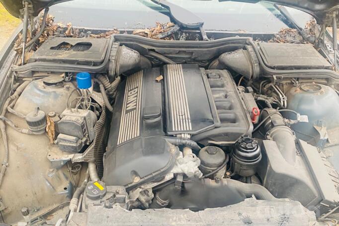 BMW 5 Series E39 Sedan 4-doors