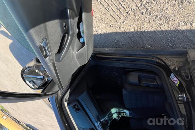 Volkswagen Passat B6 Sedan 4-doors