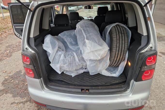 Volkswagen Touran 1 generation [2th restyling] Minivan