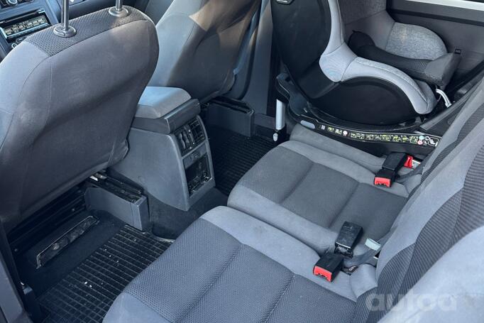 Volkswagen Touran 1 generation [2th restyling] Minivan