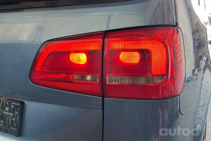 Volkswagen Touran 1 generation [2th restyling] Minivan