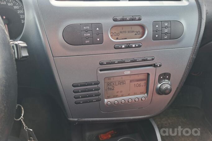 SEAT Leon 2 generation Hatchback 5-doors