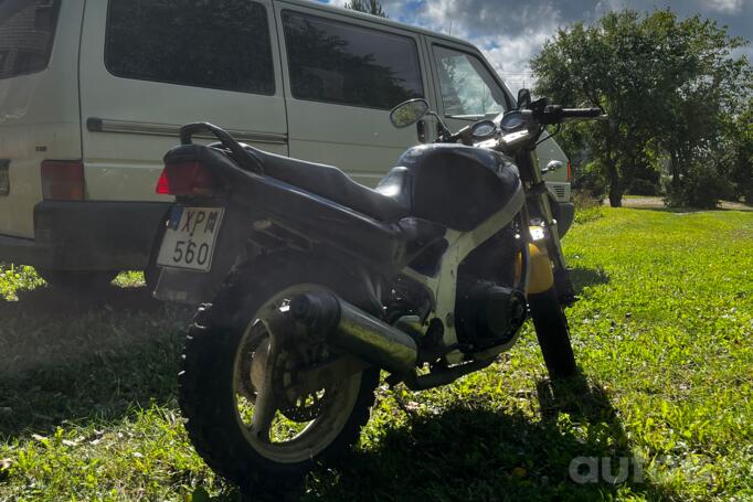 Suzuki GS