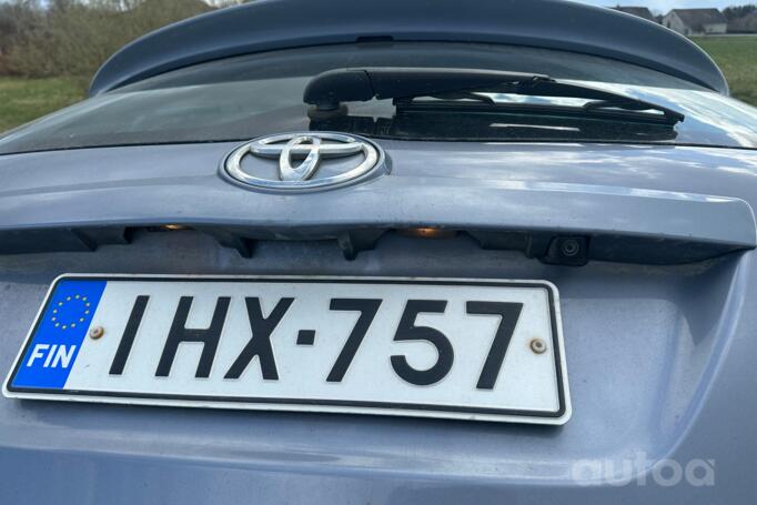 Toyota Verso 1 generation Minivan