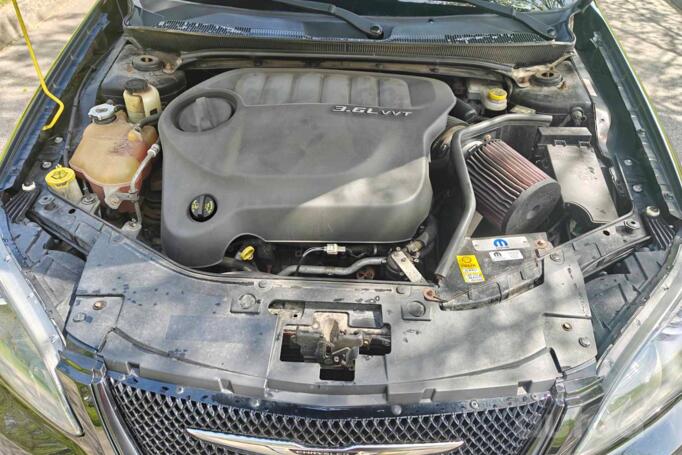 Chrysler 200 1 generation