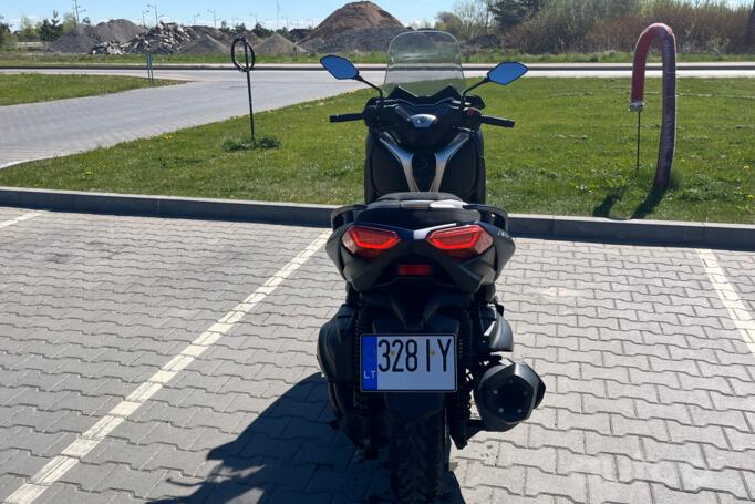 Yamaha X-MAX