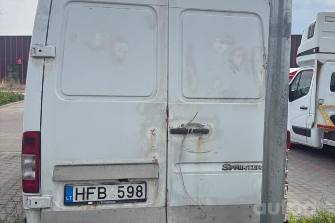 Mercedes-Benz Sprinter First generation