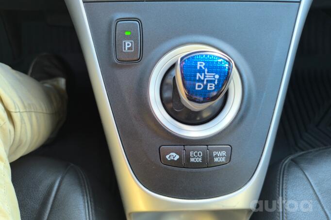 Toyota Auris 1 generation [restyling] Hybrid hatchback 5-doors