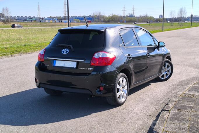 Toyota Auris 1 generation [restyling] Hybrid hatchback 5-doors