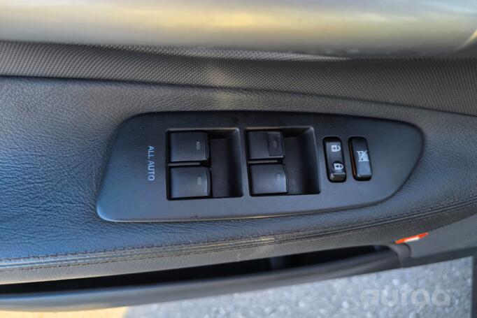 Toyota Auris 1 generation [restyling] Hybrid hatchback 5-doors