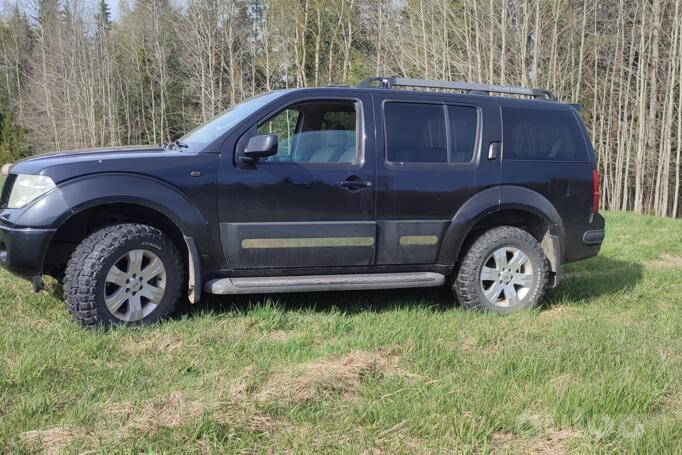 Nissan Pathfinder R51 SUV