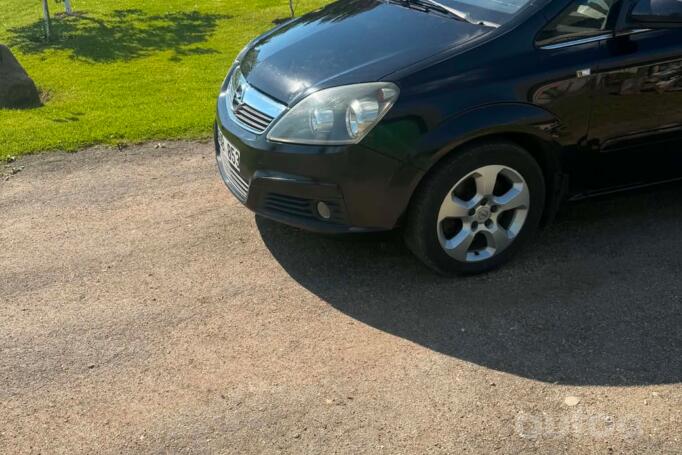 Opel Zafira B Minivan 5-doors