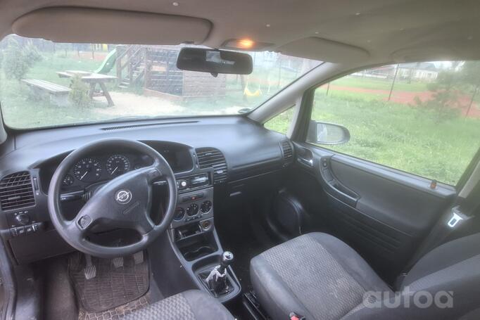 Opel Zafira A [restyling] Minivan 5-doors