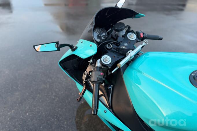 Yamaha R1