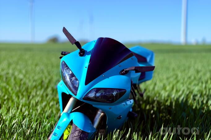 Yamaha R1