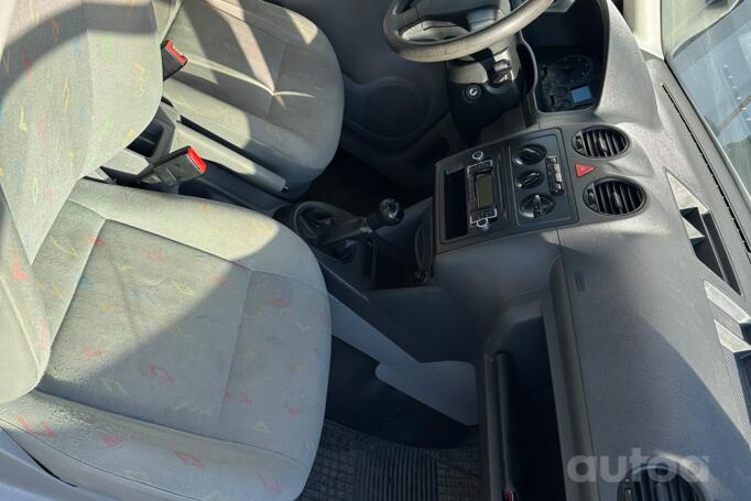 Volkswagen Caddy 3 generation Minivan 4-doors