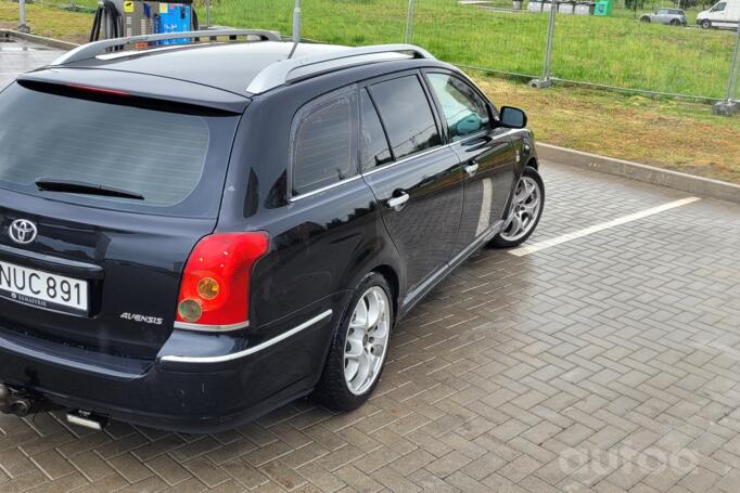Toyota Avensis 2 generation wagon