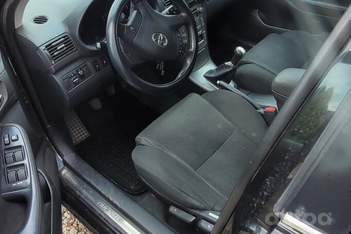 Toyota Avensis 2 generation wagon