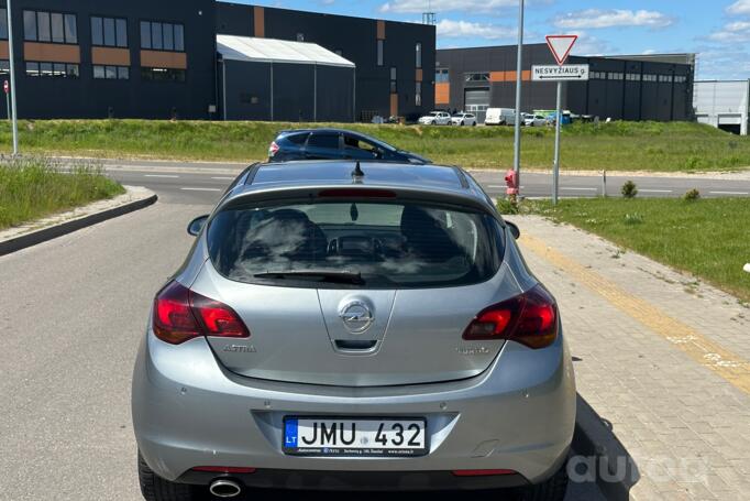 Opel Astra J Hatchback 5-doors