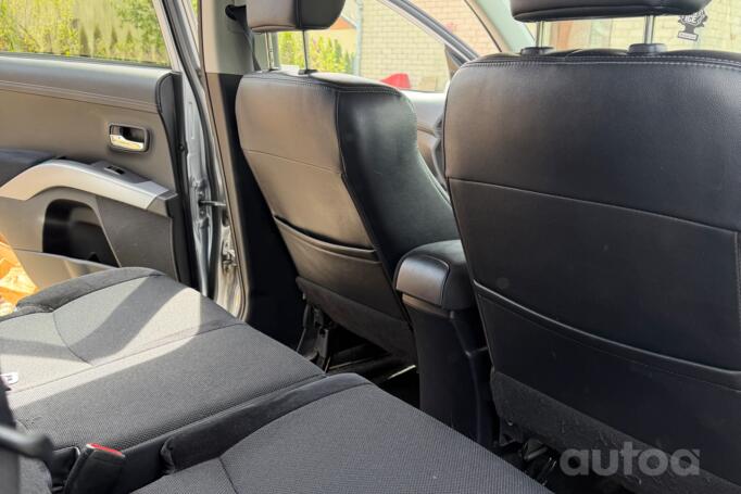 Mitsubishi Outlander 2 generation [restyling]