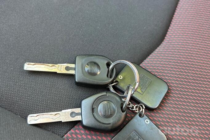 SEAT Ibiza 3 generation [restyling] Hatchback 5-doors