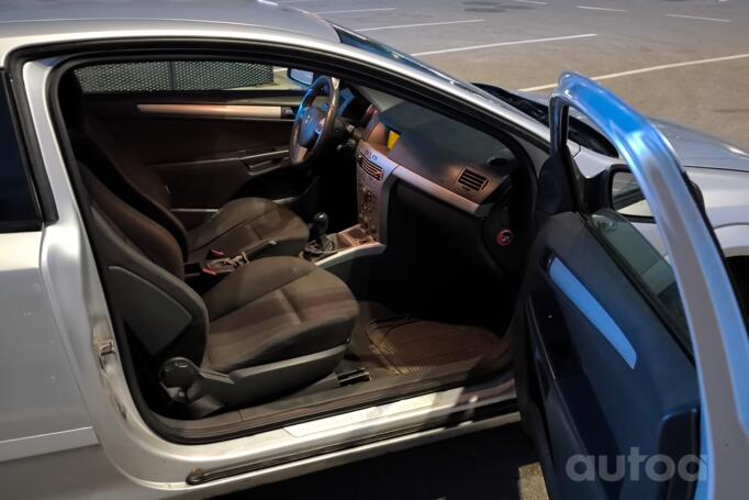 Opel Astra H Hatchback