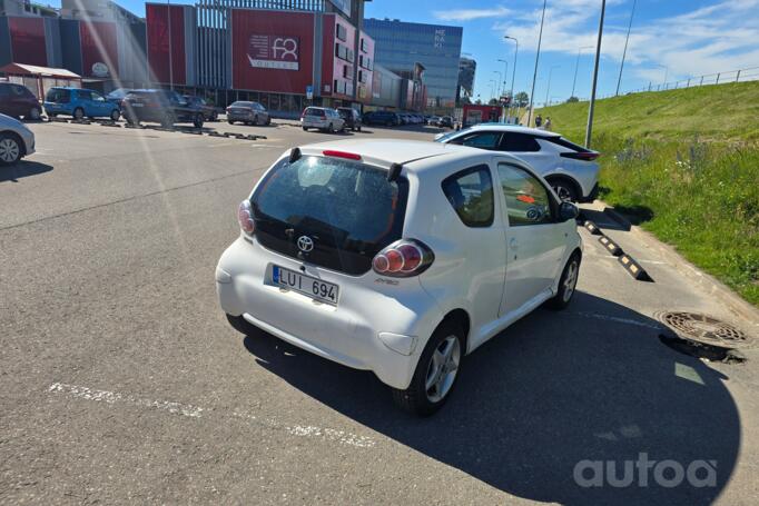 Toyota Aygo 1 generation [2th restyling] Hatchback
