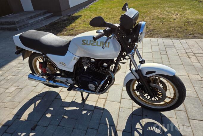 Suzuki GS