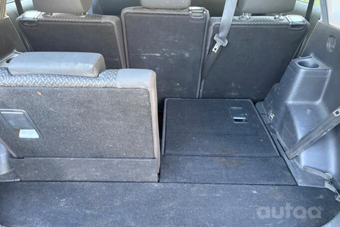 Toyota Corolla Verso 1 generation [restyling] -2 generation