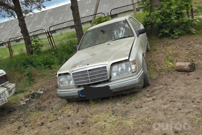 Mercedes-Benz W124 1 generation
