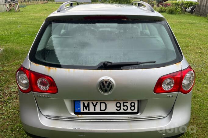 Volkswagen Passat B6 wagon 5-doors