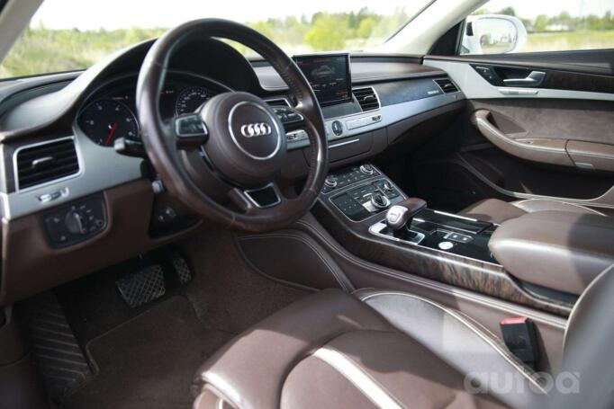Audi A8 D4/4H Sedan