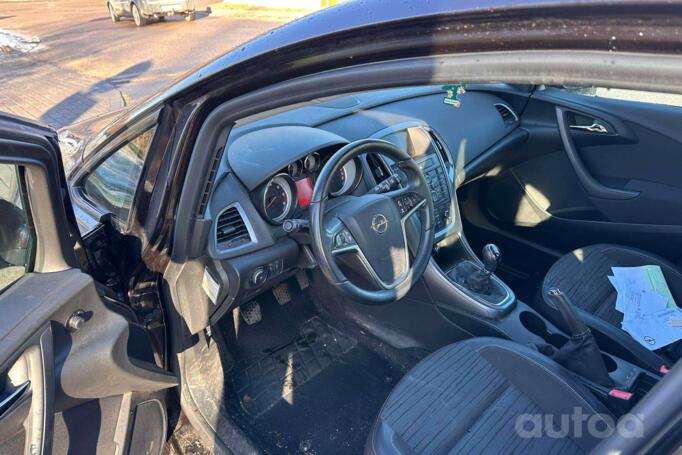 Opel Astra J [restyling] Hatchback 5-doors