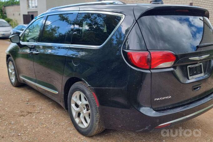 Chrysler Pacifica 2 generation Minivan