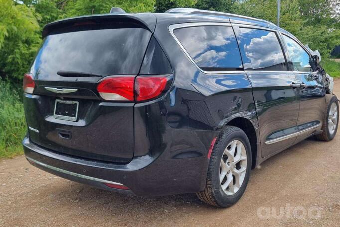 Chrysler Pacifica 2 generation Minivan
