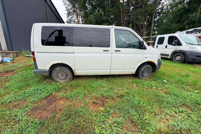 Volkswagen Transporter T5 Minivan 4-doors