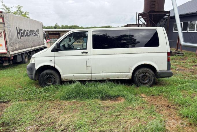 Volkswagen Transporter T5 Minivan 4-doors