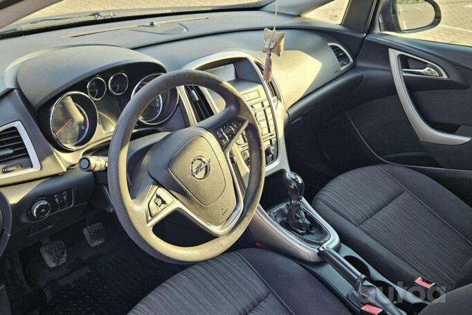 Opel Astra H [restyling]