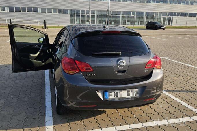 Opel Astra H [restyling]
