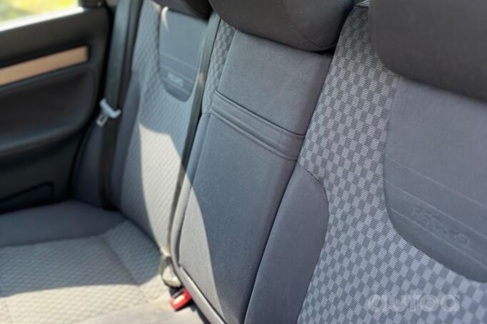 Audi S4 B5/8D Avant wagon 5-doors