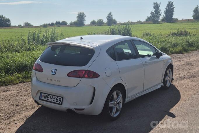 SEAT Leon 2 generation Hatchback 5-doors
