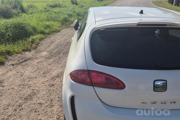 SEAT Leon 2 generation Hatchback 5-doors