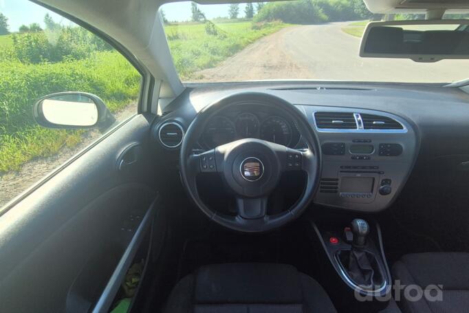 SEAT Leon 2 generation Hatchback 5-doors